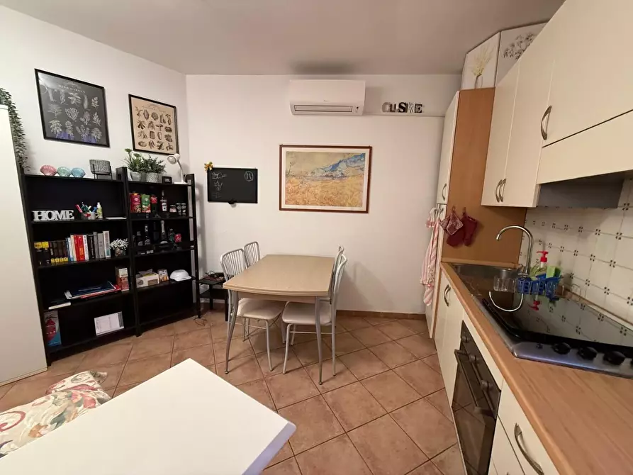 Immagine 5 di Appartamento in vendita  a Siena