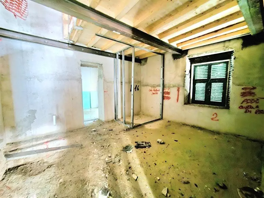 Immagine 1 di Appartamento in vendita  a Massa