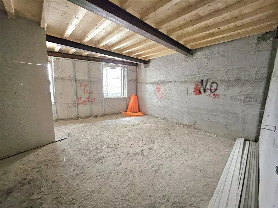 Immagine 9 di Appartamento in vendita  a Massa