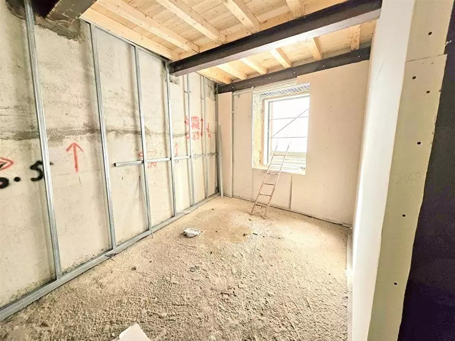 Immagine 3 di Appartamento in vendita  a Massa