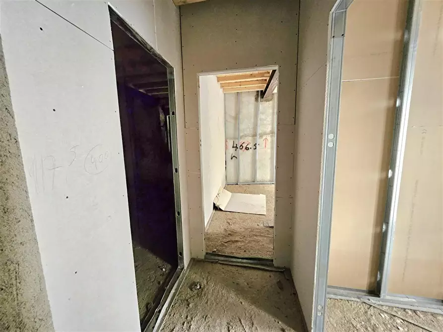 Immagine 10 di Appartamento in vendita  a Massa