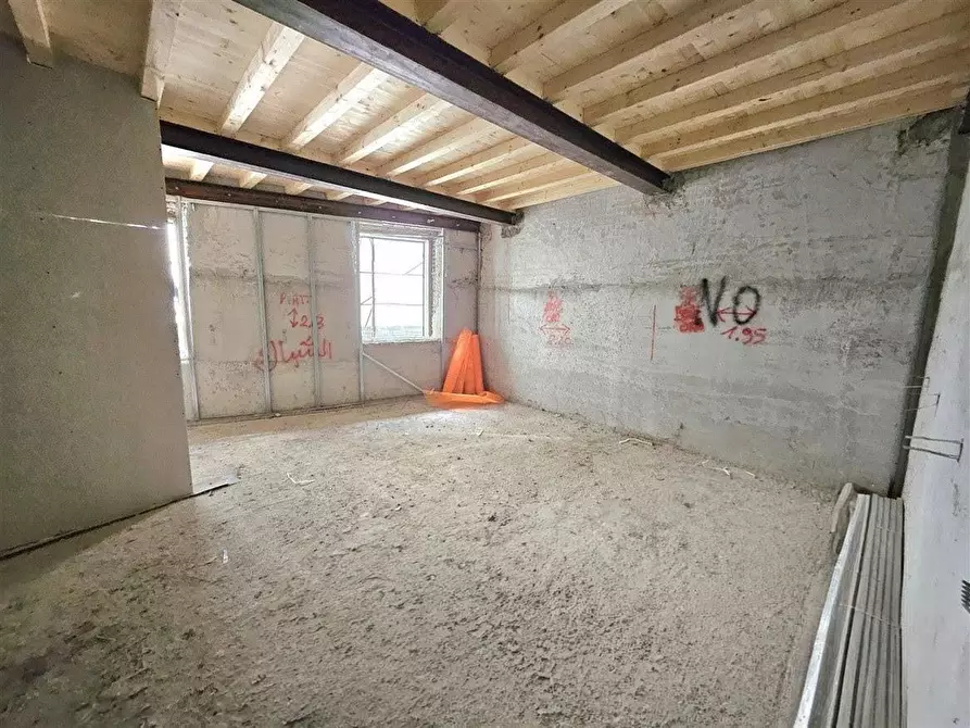 Immagine 8 di Appartamento in vendita  a Massa