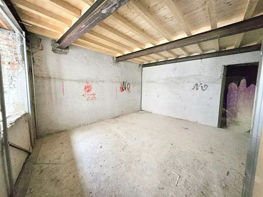 Immagine 6 di Appartamento in vendita  a Massa