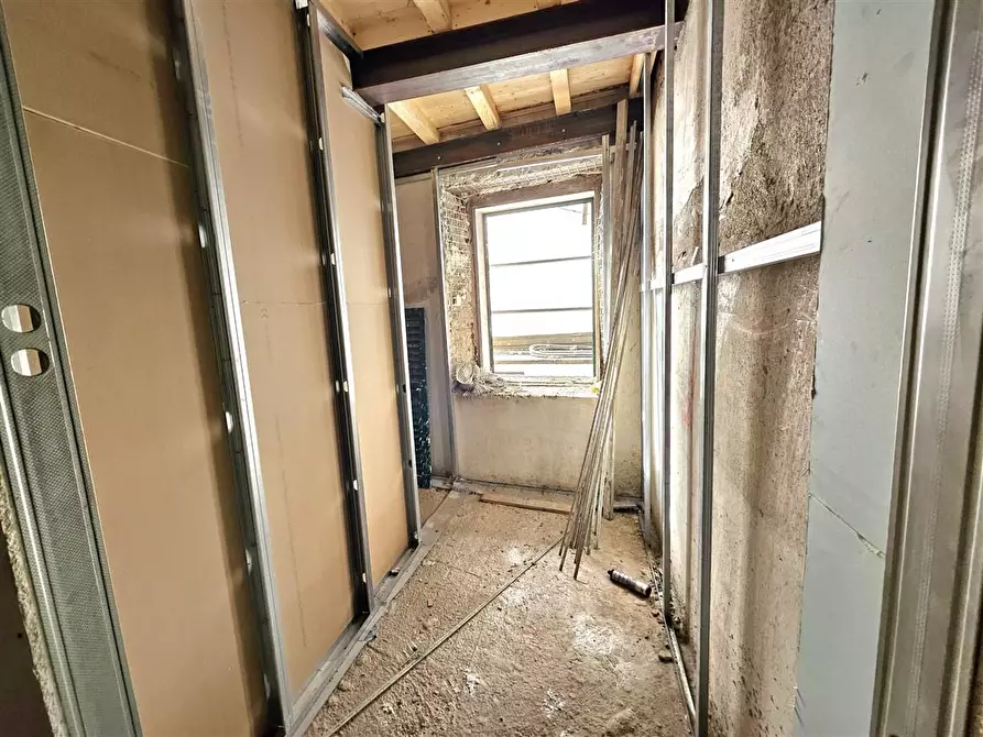 Immagine 11 di Appartamento in vendita  a Massa