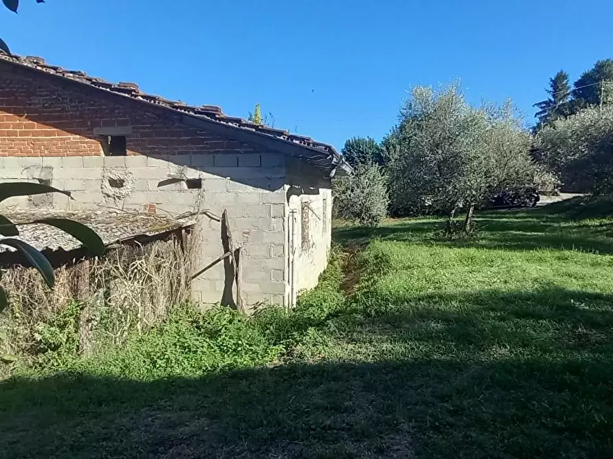 Immagine 9 di Rustico / casale in vendita  a Santa Maria A Monte