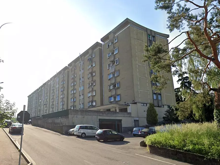 Immagine 1 di Appartamento in vendita  a Solaro