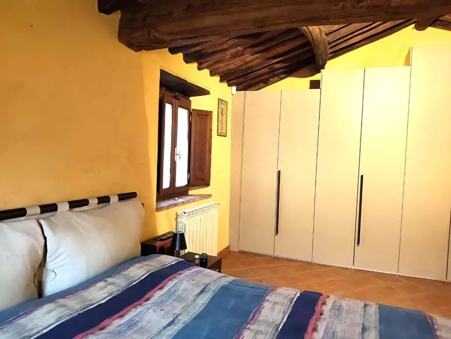 Immagine 12 di Rustico / casale in vendita  a Capannori