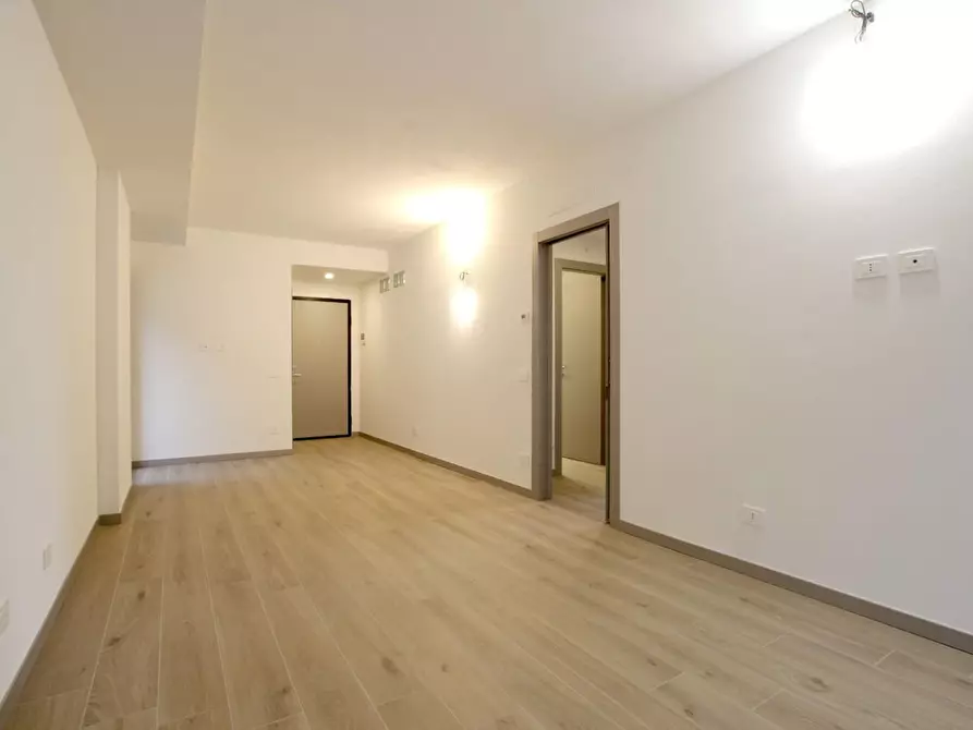 Immagine 5 di Appartamento in vendita  a Siena