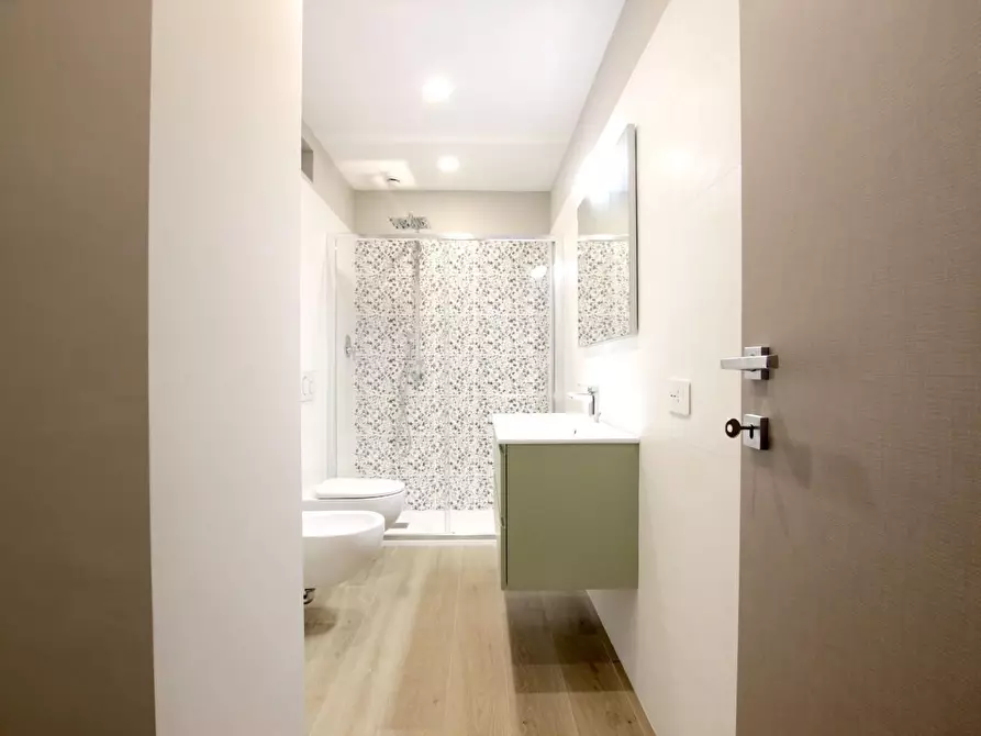 Immagine 10 di Appartamento in vendita  a Siena