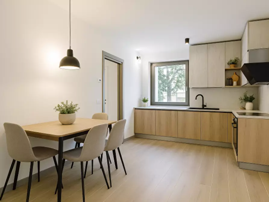 Immagine 2 di Appartamento in vendita  a Siena