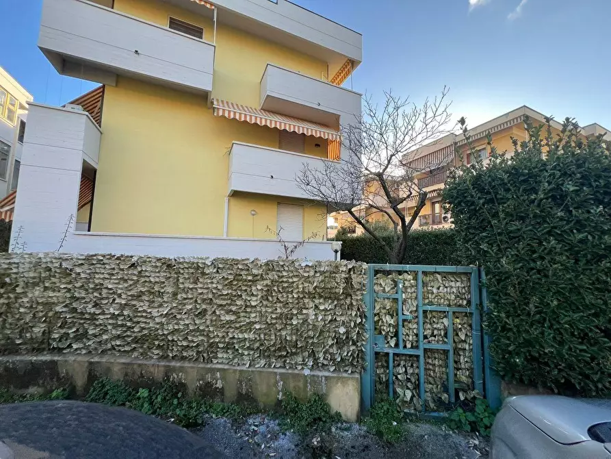 Immagine 3 di Appartamento in vendita  a Viareggio