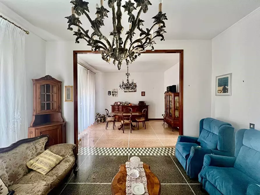 Immagine 2 di Appartamento in vendita  a Livorno