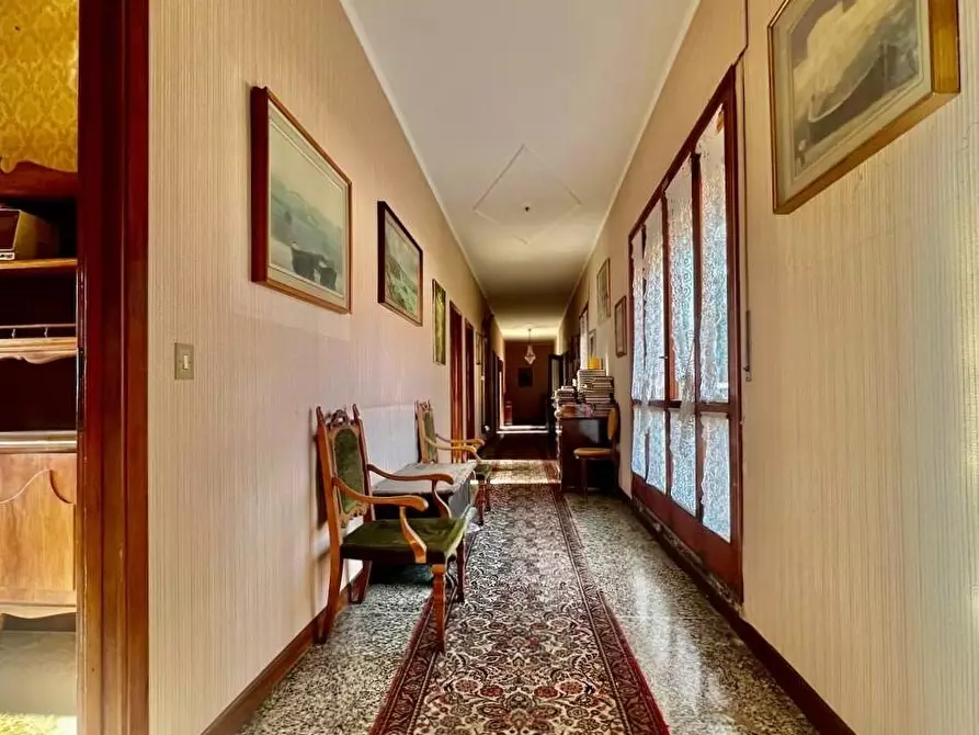 Immagine 11 di Appartamento in vendita  a Livorno