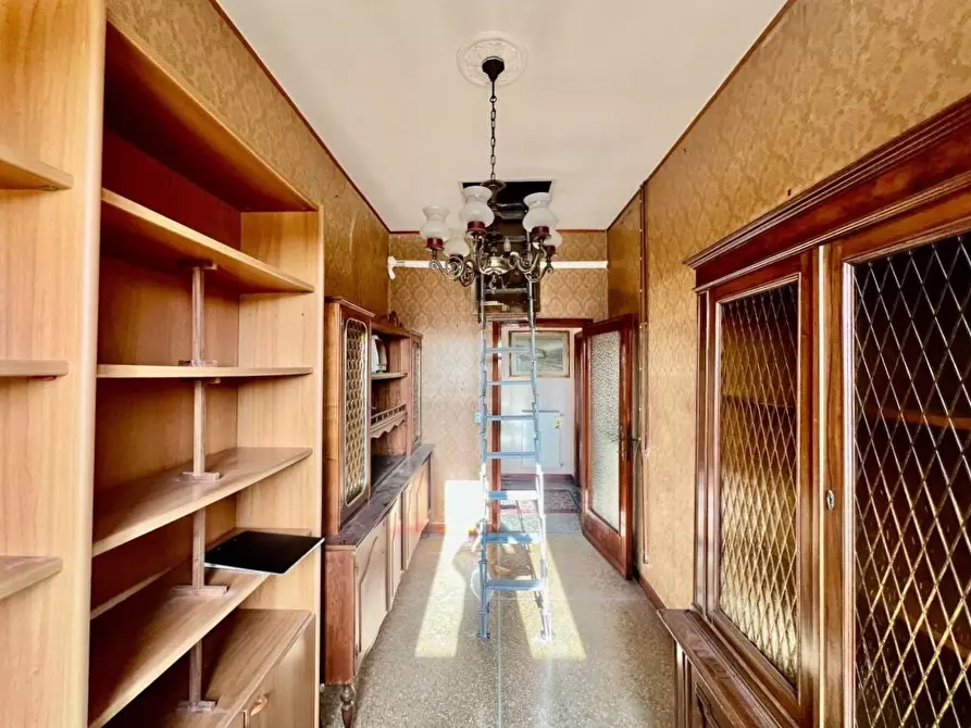 Immagine 17 di Appartamento in vendita  a Livorno