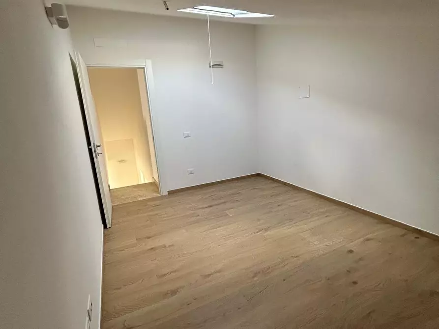 Immagine 6 di Casa bifamiliare in vendita  a San Giuliano Terme