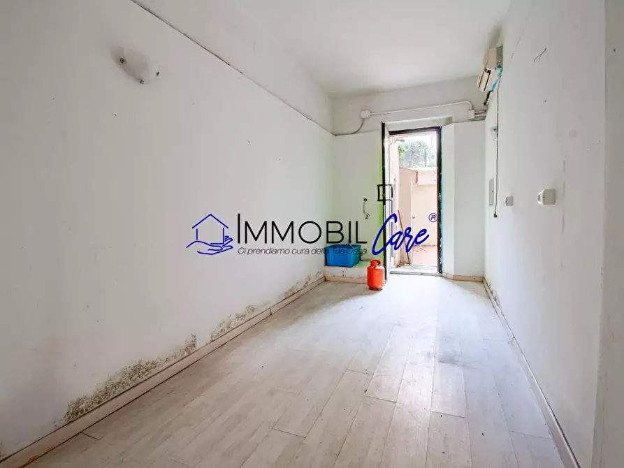 Immagine 2 di Locale commerciale in affitto  a Livorno