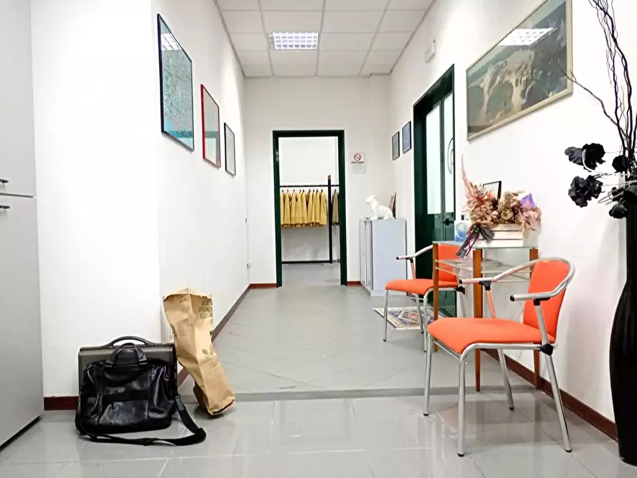 Immagine 1 di Laboratorio in affitto  a San Miniato