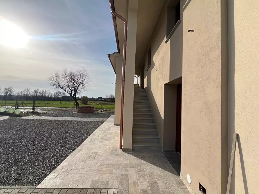 Immagine 2 di Villa in vendita  a Santa Maria A Monte