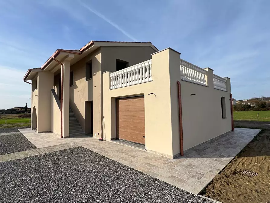 Immagine 1 di Villa in vendita  a Santa Maria A Monte