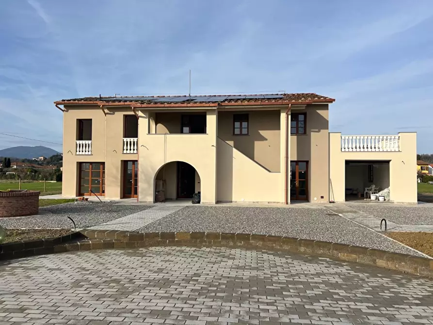 Immagine 47 di Villa in vendita  a Santa Maria A Monte