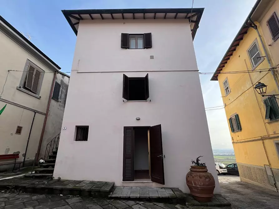 Immagine 18 di Appartamento in vendita  a Santa Maria A Monte