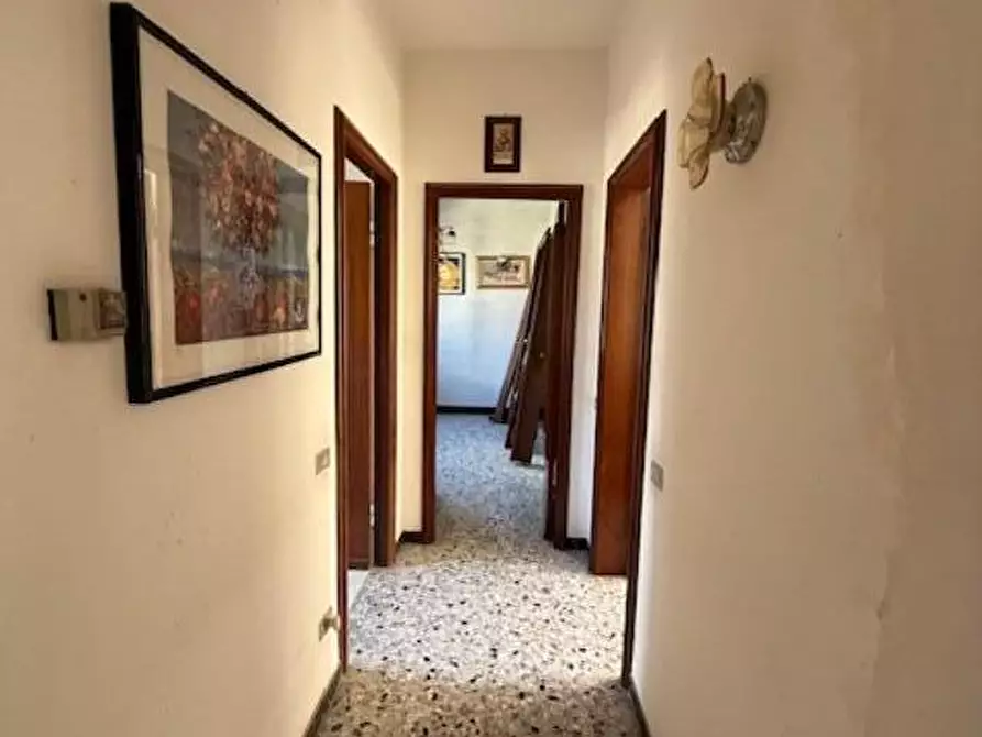 Immagine 11 di Porzione di casa in vendita  a Carrara