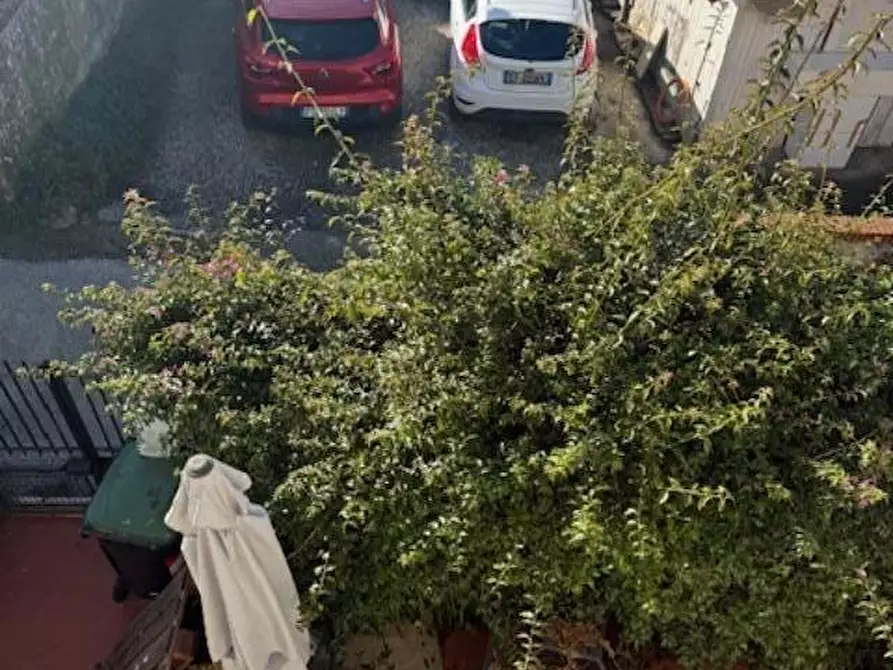 Immagine 2 di Porzione di casa in vendita  a Carrara
