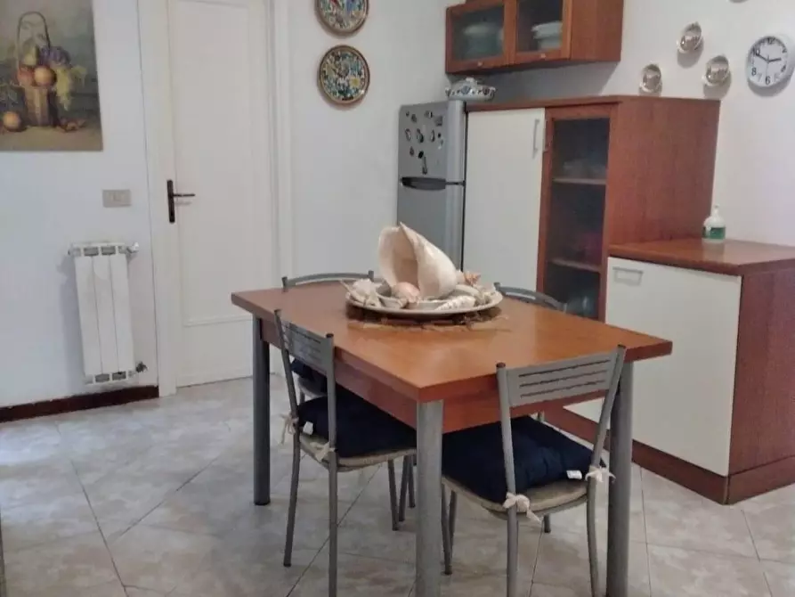 Immagine 3 di Appartamento in vendita  a Viareggio