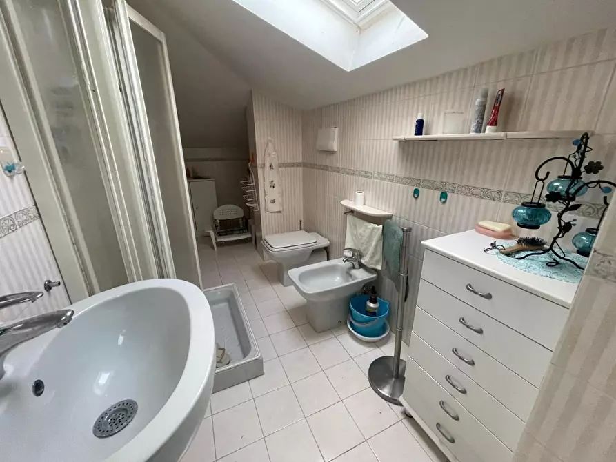 Immagine 11 di Appartamento in vendita  a Carrara