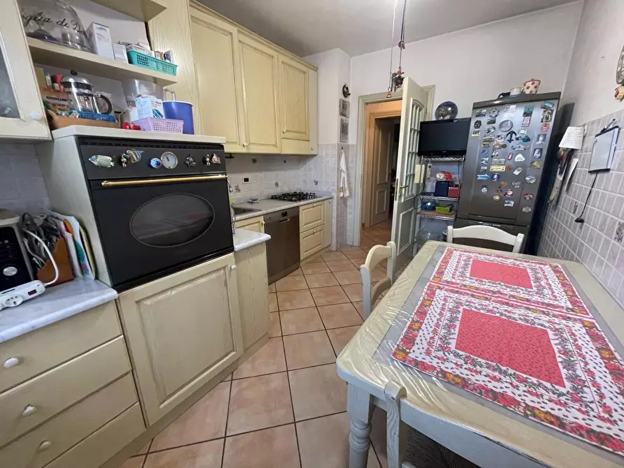 Immagine 4 di Appartamento in vendita  a Carrara