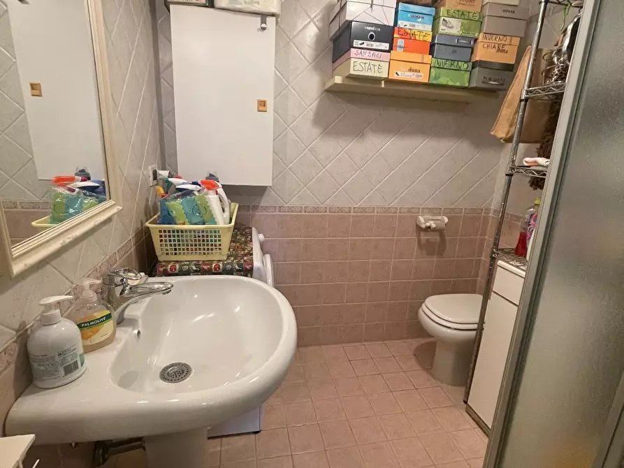 Immagine 10 di Appartamento in vendita  a Carrara