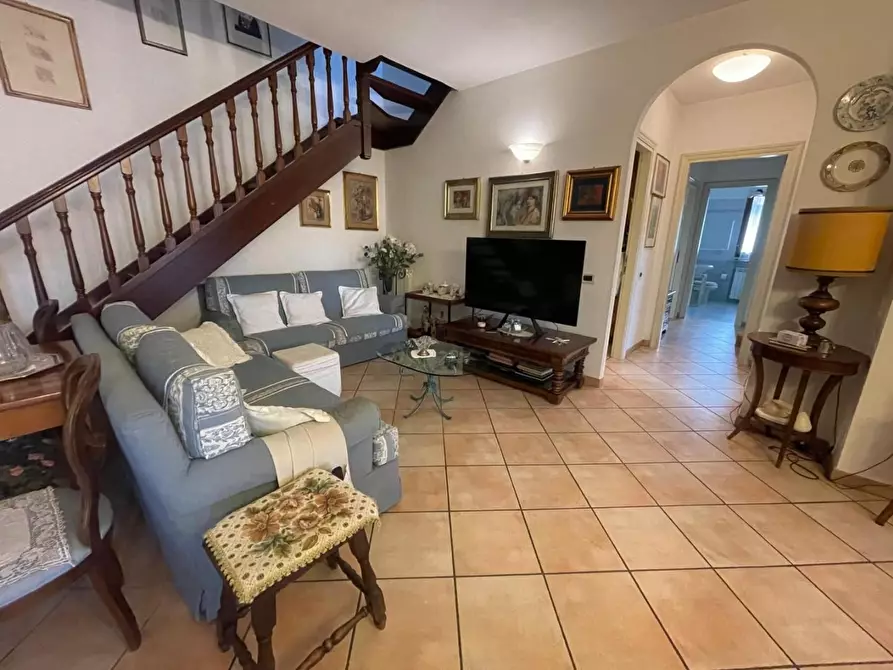 Immagine 15 di Appartamento in vendita  a Carrara