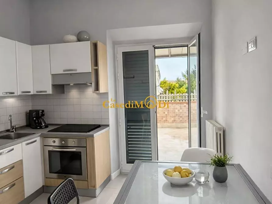 Immagine 2 di Appartamento in vendita  a Livorno