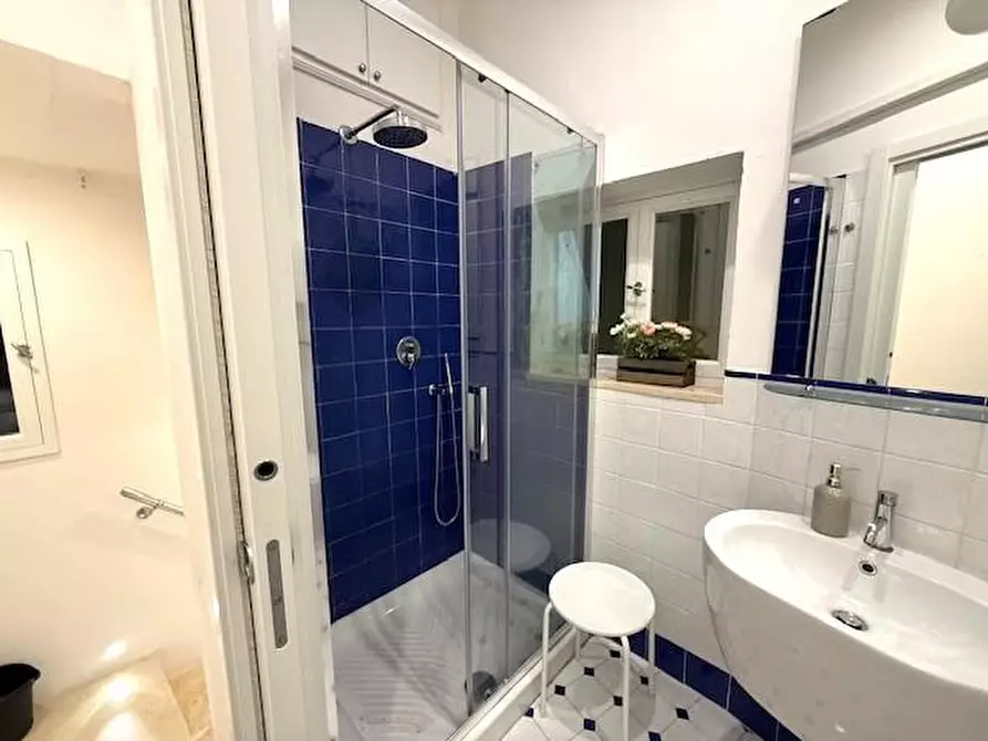 Immagine 11 di Appartamento in vendita  a Siena