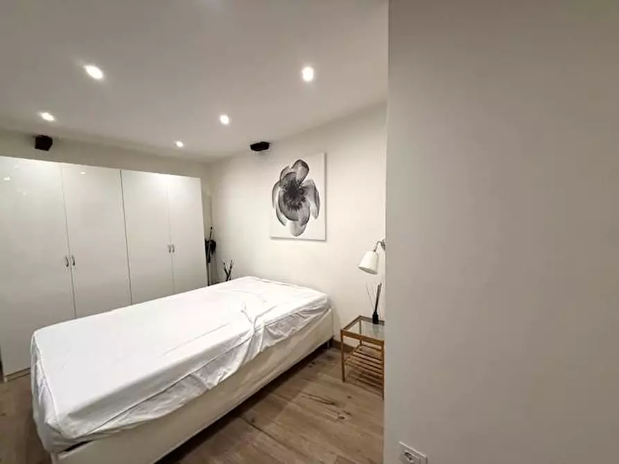 Immagine 6 di Appartamento in vendita  a Siena