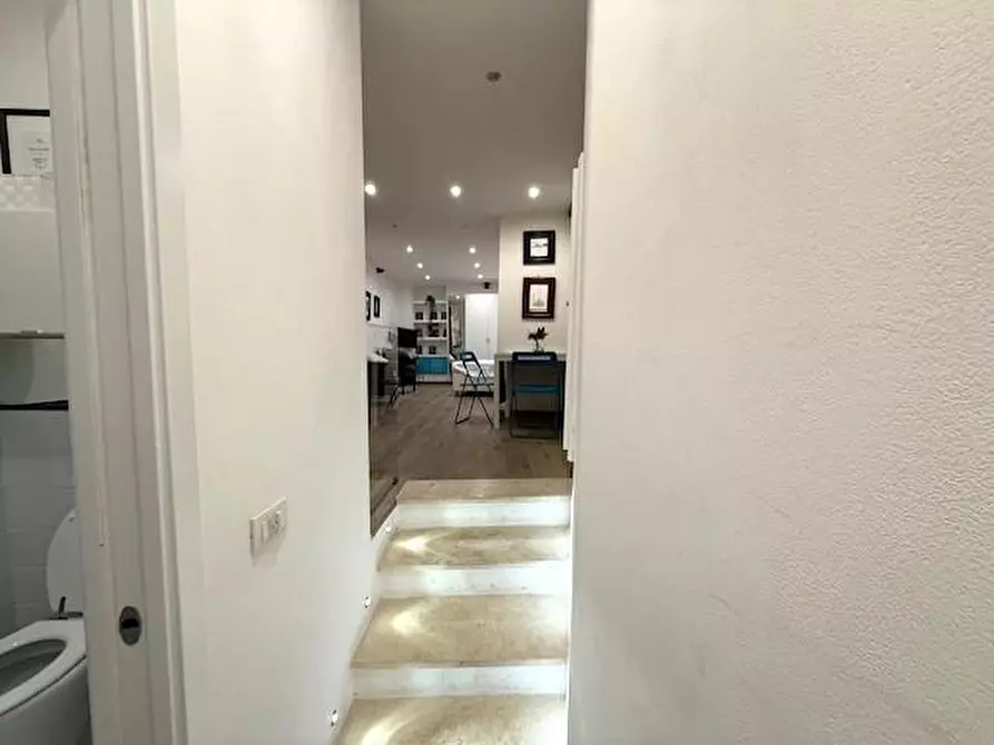 Immagine 2 di Appartamento in vendita  a Siena