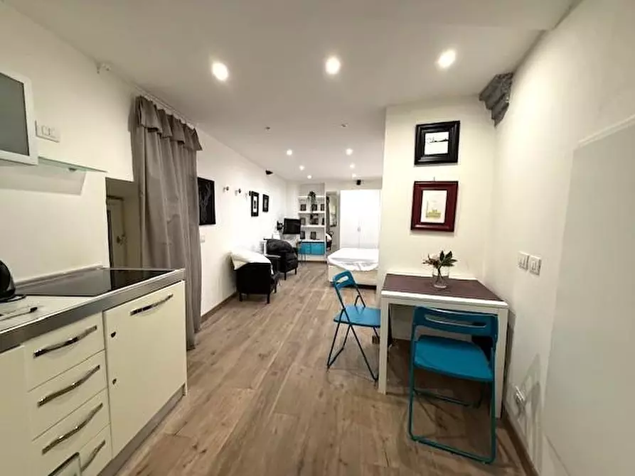 Immagine 3 di Appartamento in vendita  a Siena