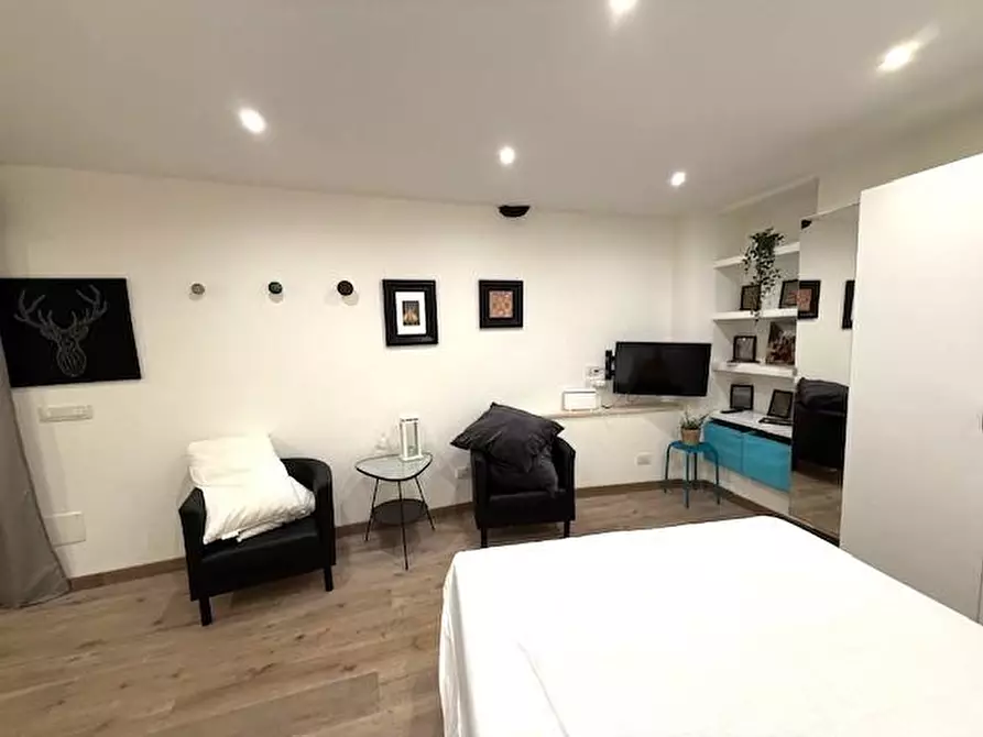 Immagine 7 di Appartamento in vendita  a Siena