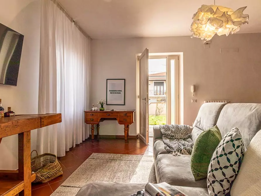 Immagine 2 di Villa in vendita  a San Giuliano Terme