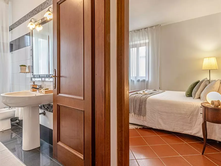 Immagine 15 di Villa in vendita  a San Giuliano Terme