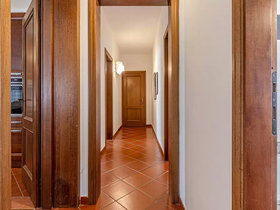 Immagine 10 di Villa in vendita  a San Giuliano Terme