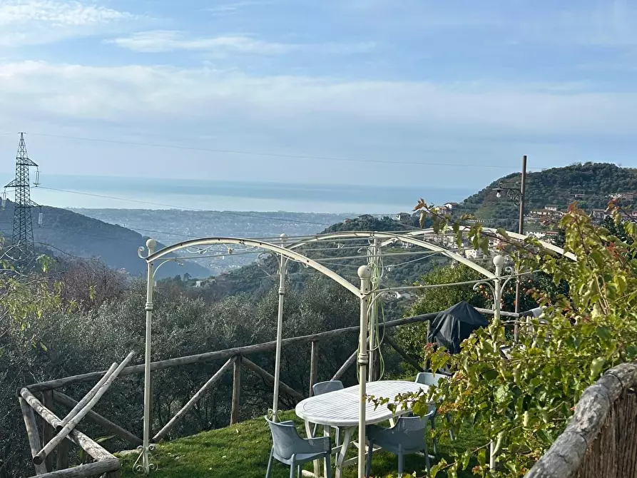 Immagine 2 di Terratetto in vendita  a Montignoso