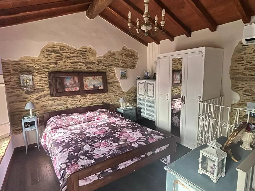 Immagine 10 di Terratetto in vendita  a Montignoso