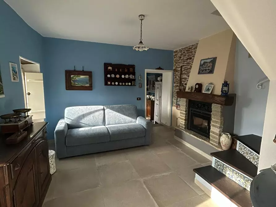 Immagine 9 di Terratetto in vendita  a Montignoso