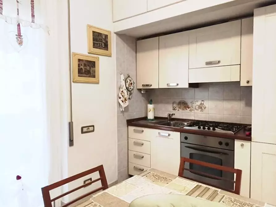 Immagine 3 di Appartamento in affitto  a Carrara