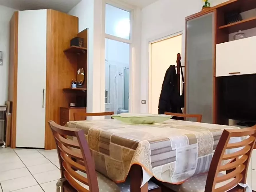 Immagine 2 di Appartamento in affitto  a Carrara