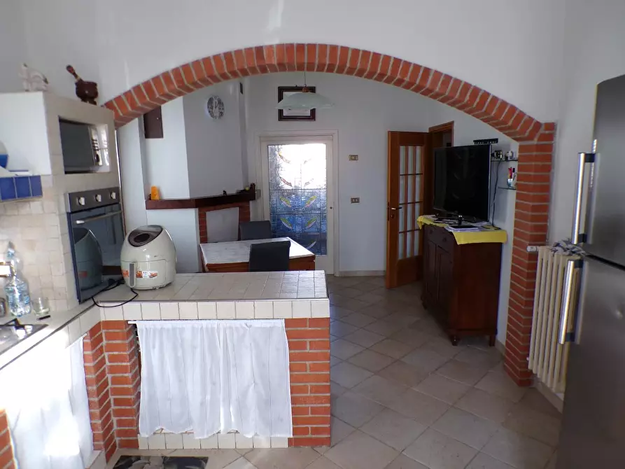 Immagine 2 di Casa indipendente in vendita  a Cascina