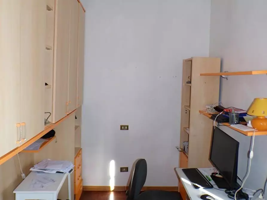 Immagine 15 di Casa indipendente in vendita  a Cascina