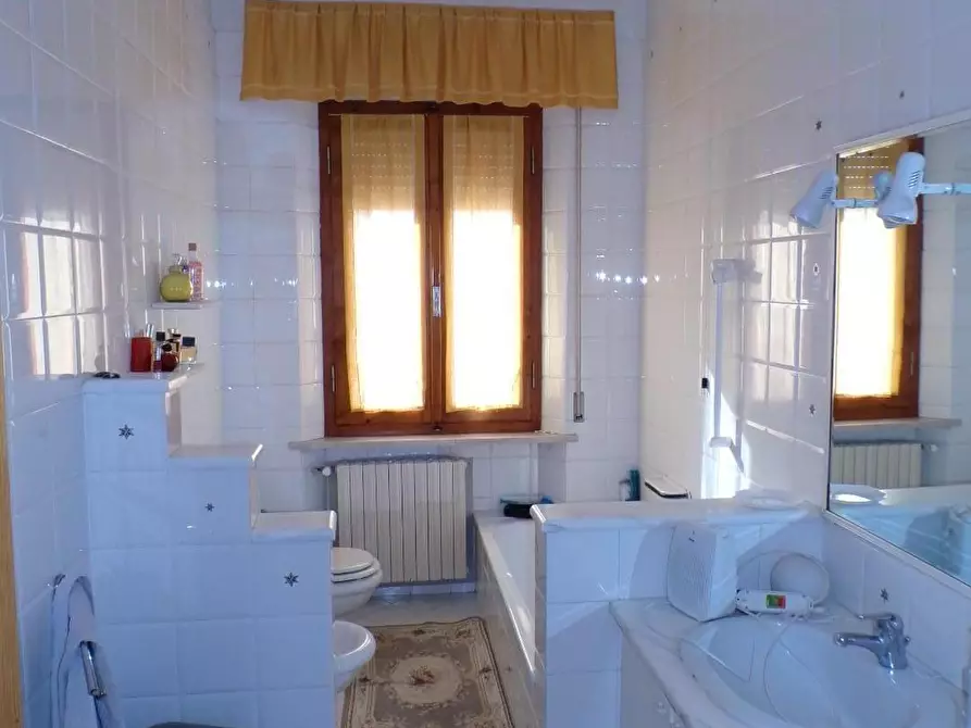 Immagine 11 di Casa indipendente in vendita  a Cascina