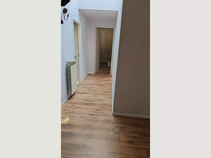 Immagine 9 di Appartamento in vendita  a Livorno